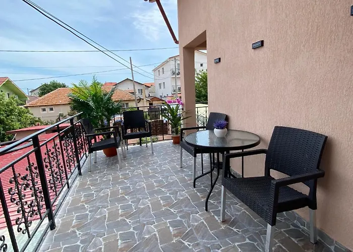 Casa Tomita بيت ضيافة *